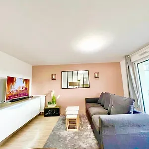 L'atelier Chic - Wifi Fibre - Parking Privee - Balcon - Netflix Lanester